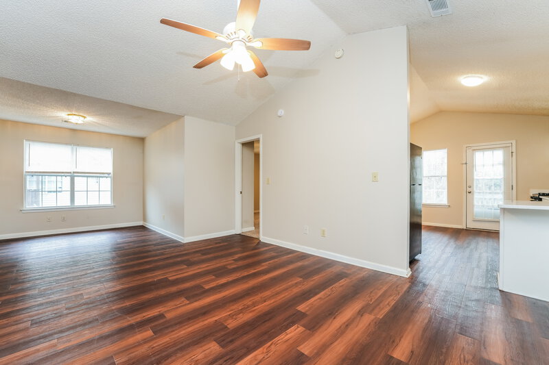 1,550/Mo, 218 Adam Circle McDonough, GA 30253 Living Room View