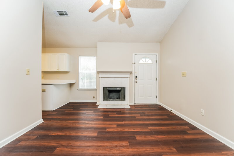 1,550/Mo, 218 Adam Circle McDonough, GA 30253 Living Room View 2