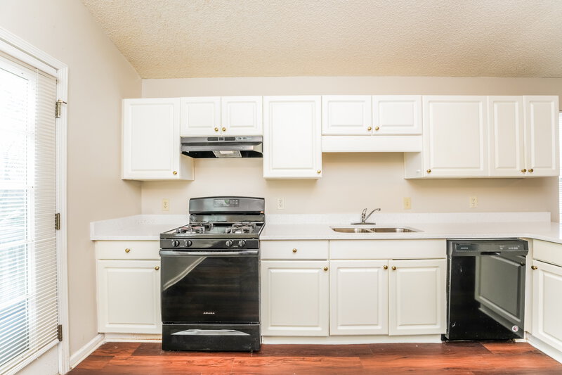 1,550/Mo, 218 Adam Circle McDonough, GA 30253 Kitchen View
