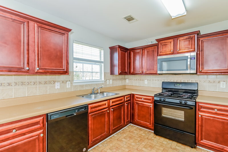 2,215/Mo, 2413 Cornell Circle McDonough, GA 30253 Kitchen View