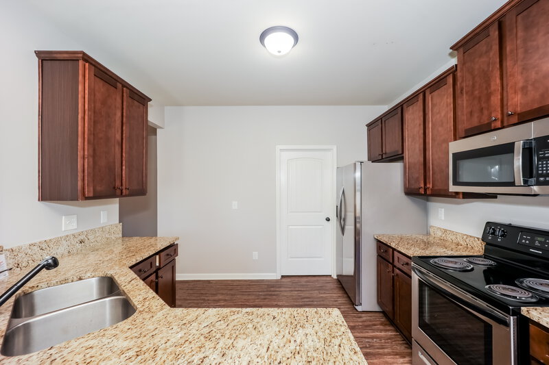 2,160/Mo, 304 Concord Terrace McDonough, GA 30253 Kitchen View