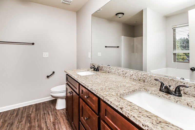 1,920/Mo, 312 Concord Terrace McDonough, GA 30253 Main Bathroom View