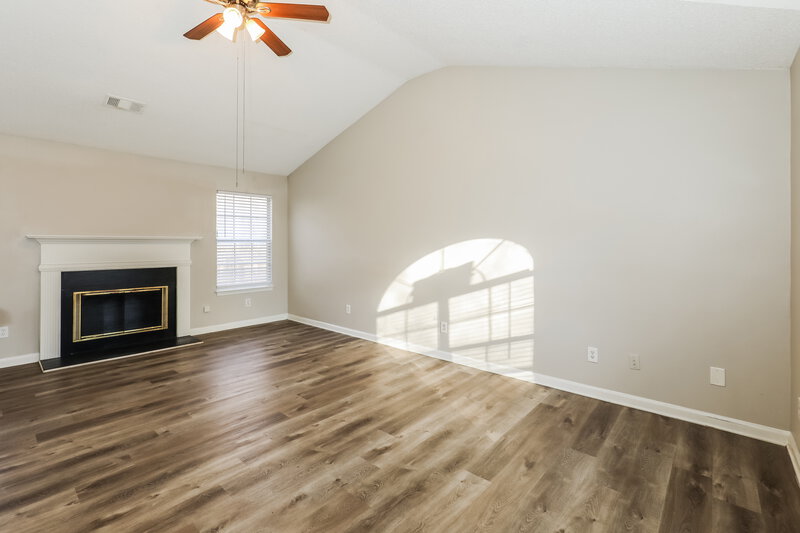 1,750/Mo, 330 Brookside Drive McDonough, GA 30253 Living Roomli View