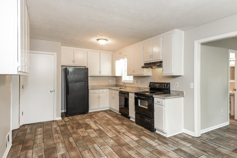 2,145/Mo, 2985 Valley View Circle Powder Springs, GA 30127 Kitchen View