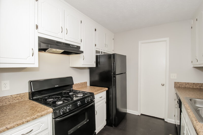 1,735/Mo, 3246 Palomino Drive Powder Springs, GA 30127 Kitchen View 2