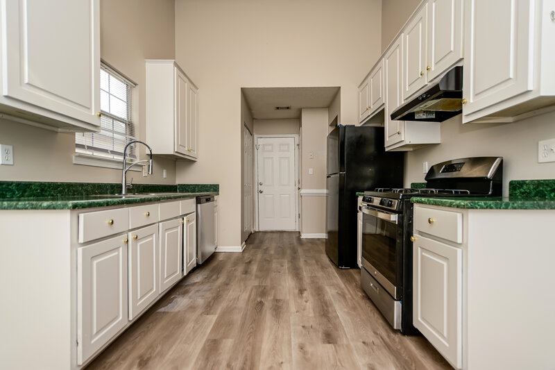 2,660/Mo, 7039 Biscayne Boulevard Rex, GA 30273 Kitchen View