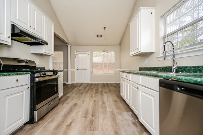 2,660/Mo, 7039 Biscayne Boulevard Rex, GA 30273 Kitchen View 2