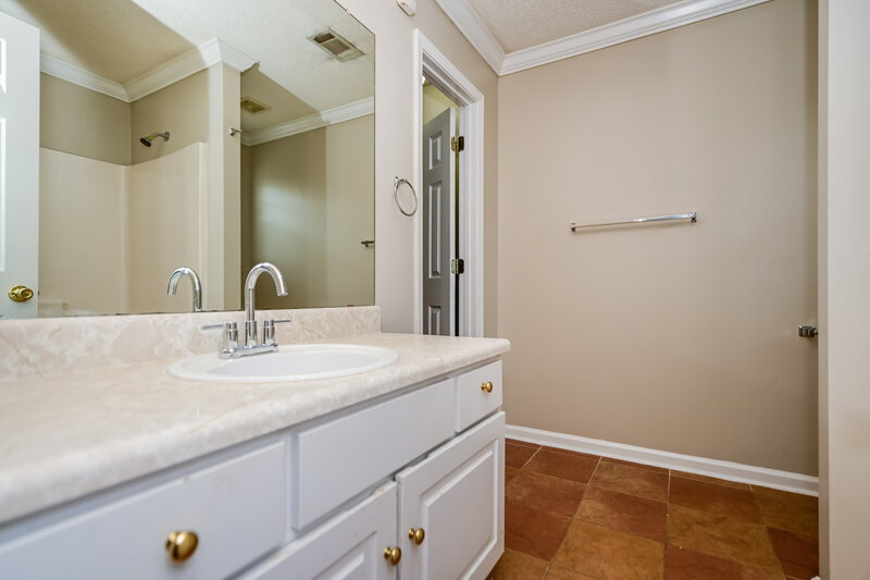 2,660/Mo, 7039 Biscayne Boulevard Rex, GA 30273 Main Bathroom View 2