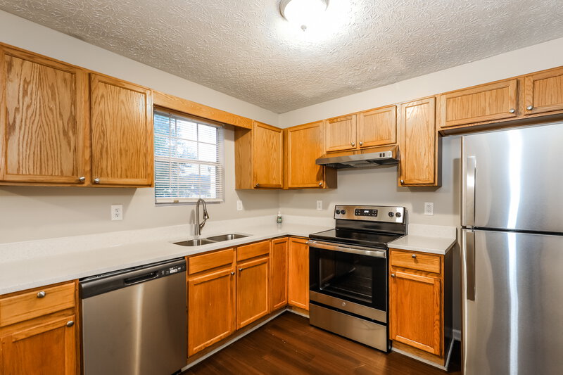 1,895/Mo, 102 Inverness Trace Riverdale, GA 30274 Kitchen View