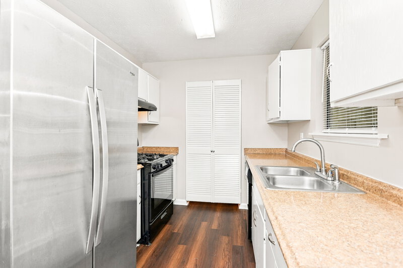 1,640/Mo, 2031 Wendover Drive Snellville, GA 30078 Kitchen View