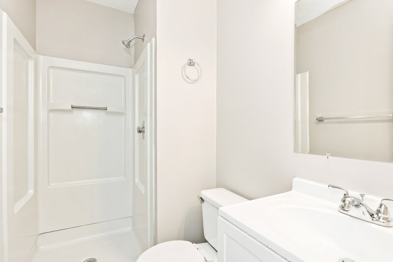 1,640/Mo, 2031 Wendover Drive Snellville, GA 30078 Primary Bathroom View