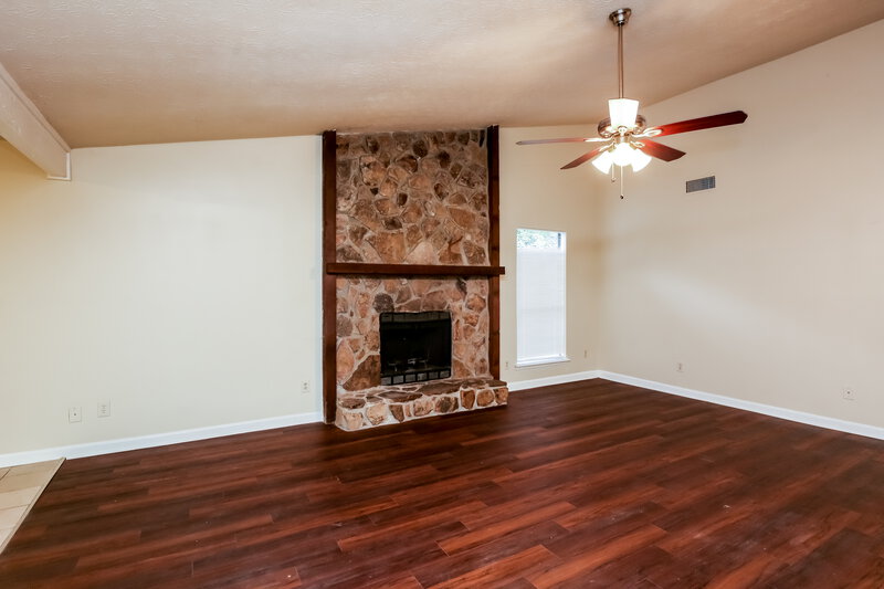 1,985/Mo, 2655 Trotters Walk Trail Snellville, GA 30078 Living Room View