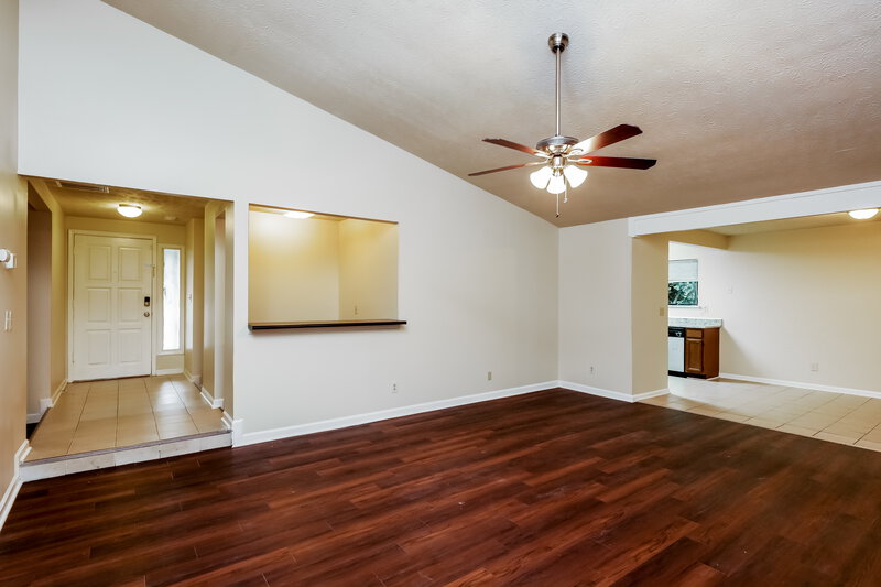 1,985/Mo, 2655 Trotters Walk Trail Snellville, GA 30078 Living Room View 4