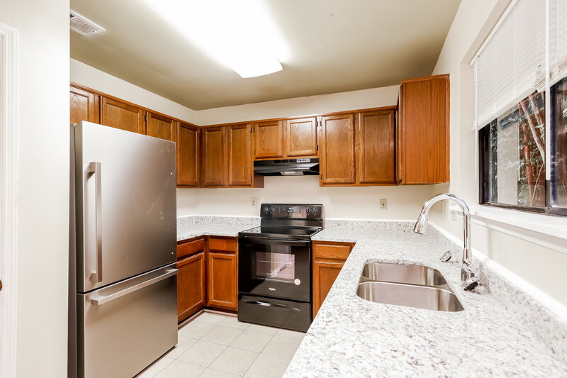 1,985/Mo, 2655 Trotters Walk Trail Snellville, GA 30078 Kitchen View