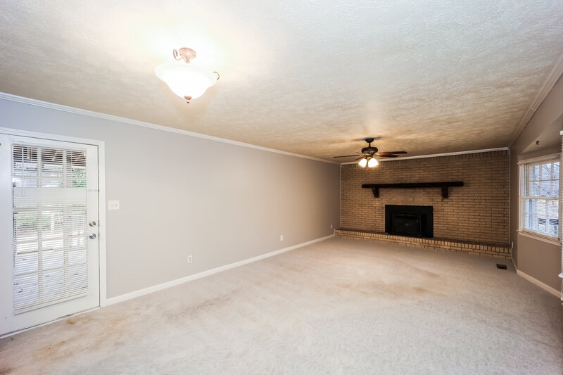 1,660/Mo, 2808 Adella Court Snellville, GA 30078 Living Room View