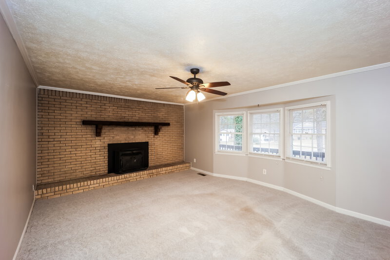 1,660/Mo, 2808 Adella Court Snellville, GA 30078 Living Room View 2