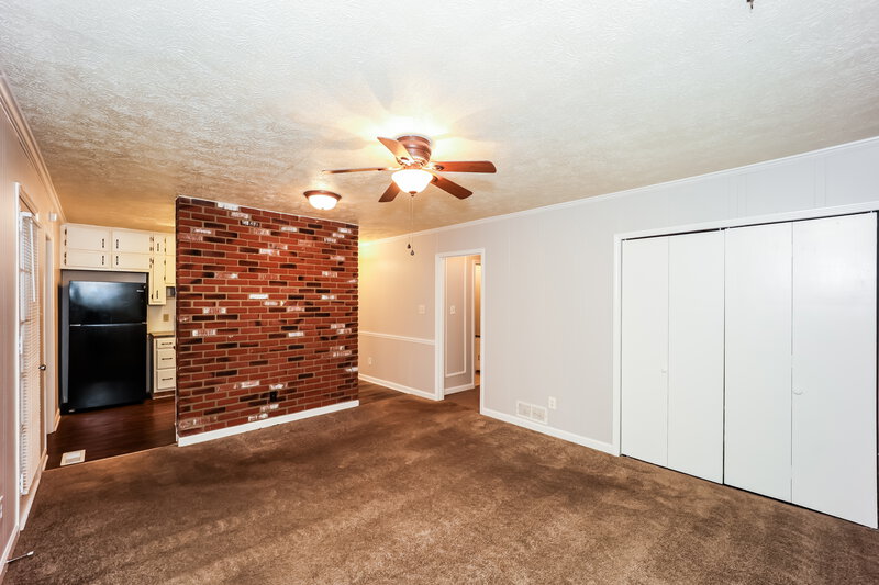 1,660/Mo, 2808 Adella Court Snellville, GA 30078 Family Room View 2