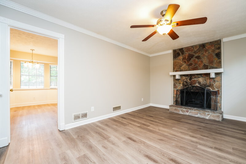 2,800/Mo, 3773 Ferncliff Road Snellville, GA 30039 Living Room View