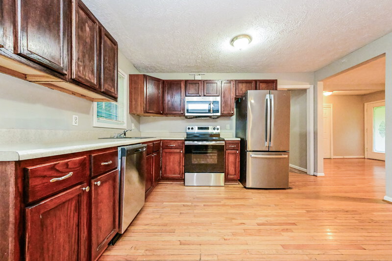 1,860/Mo, 160 Swan Lake Drive Stockbridge, GA 30281 Kitchen View 2