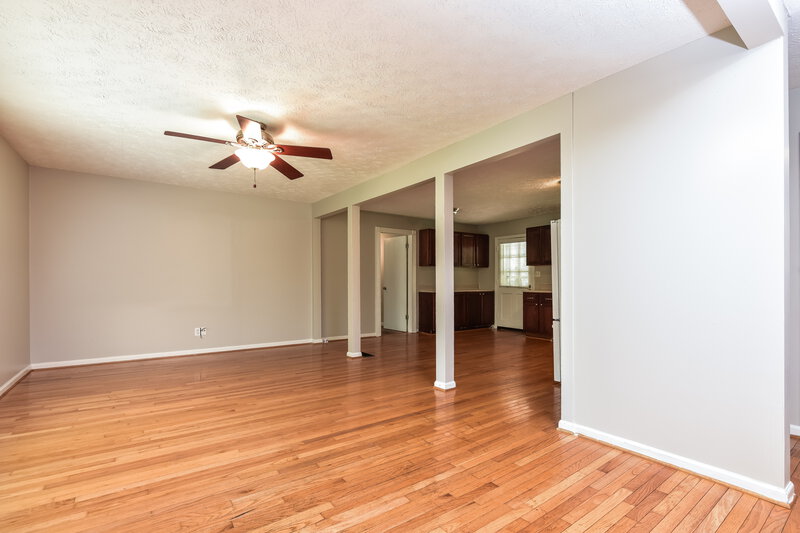 1,810/Mo, 160 Swan Lake Drive Stockbridge, GA 30281 Living Room View 2