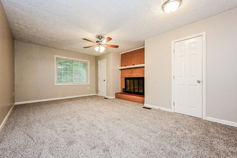 1,860/Mo, 160 Swan Lake Drive Stockbridge, GA 30281 Main Bedroom View