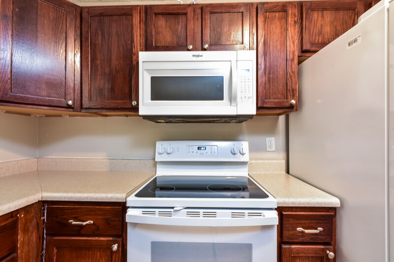 1,810/Mo, 160 Swan Lake Drive Stockbridge, GA 30281 Kitchen View 2