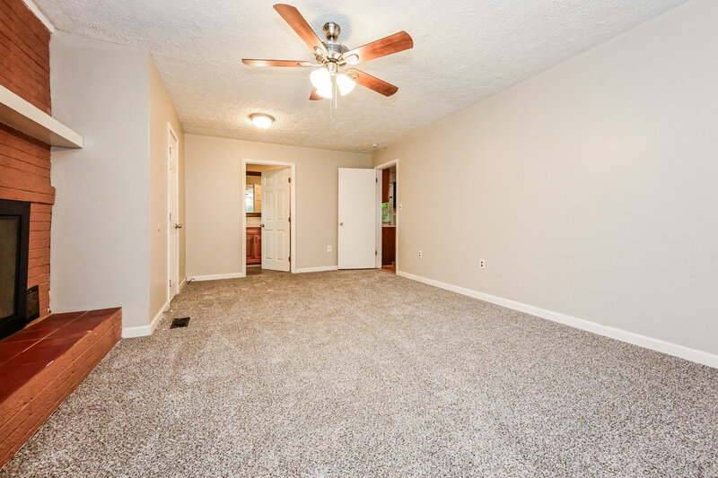 1,860/Mo, 160 Swan Lake Drive Stockbridge, GA 30281 Main Bedroom View 2