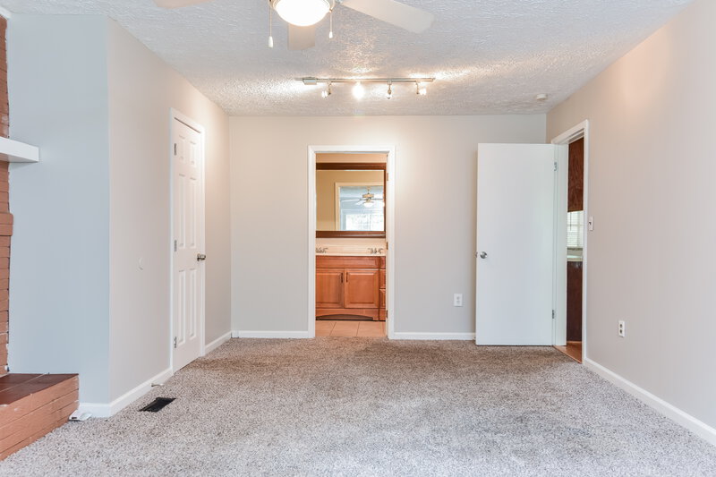1,810/Mo, 160 Swan Lake Drive Stockbridge, GA 30281 Main Bedroom View