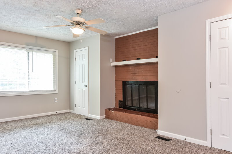 1,810/Mo, 160 Swan Lake Drive Stockbridge, GA 30281 Main Bedroom View 2