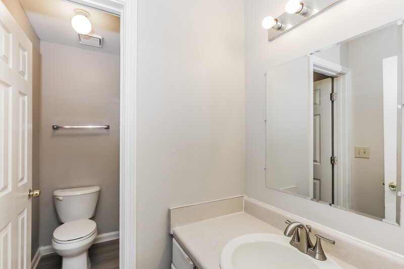 2,490/Mo, 403 Streamview Lane Stockbridge, GA 30281 Main Bathroom View