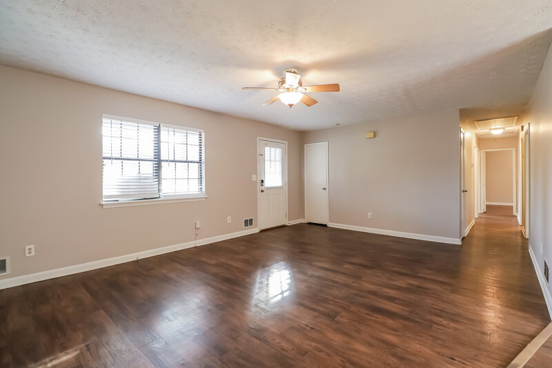 1,605/Mo, 80 Allison Court Stockbridge, GA 30281 Living Room View