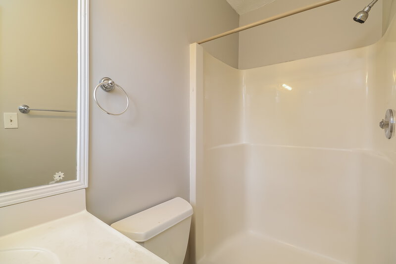 1,605/Mo, 80 Allison Court Stockbridge, GA 30281 Bathroom View