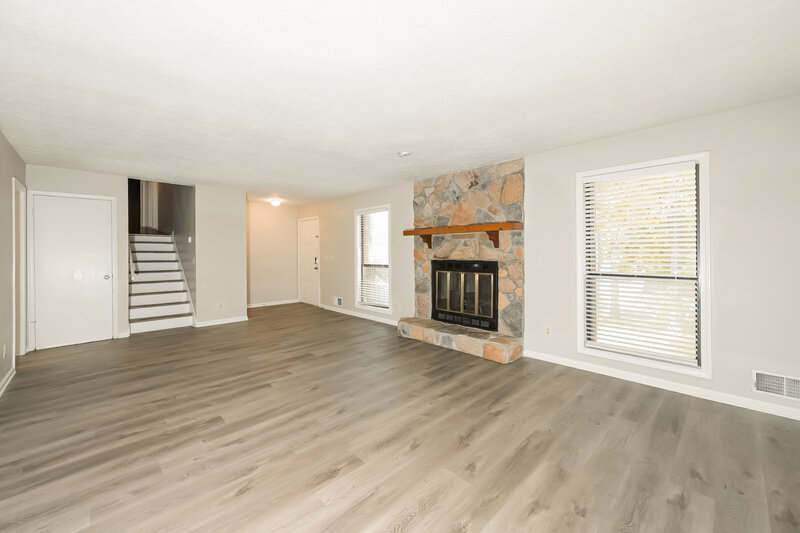 1,985/Mo, 3384 Sheree Trail Stone Mountain, GA 30087 Living Room View