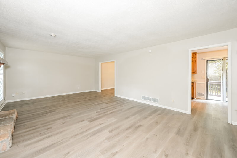1,985/Mo, 3384 Sheree Trail Stone Mountain, GA 30087 Living Room View 2