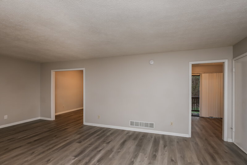 2,025/Mo, 3384 Sheree Trail Stone Mountain, GA 30087 Living Room View 2