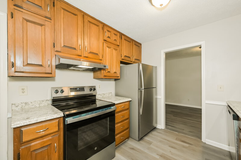 1,985/Mo, 3384 Sheree Trail Stone Mountain, GA 30087 Kitchen View 2