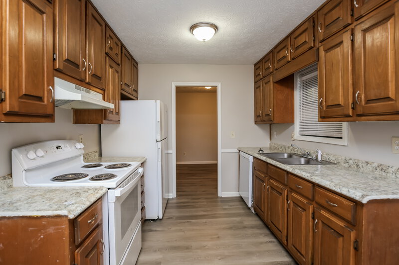 2,025/Mo, 3384 Sheree Trail Stone Mountain, GA 30087 Kitchen View 3