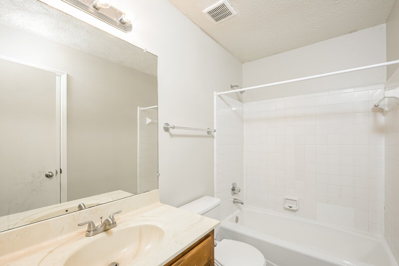 1,985/Mo, 3384 Sheree Trail Stone Mountain, GA 30087 Bathroom View