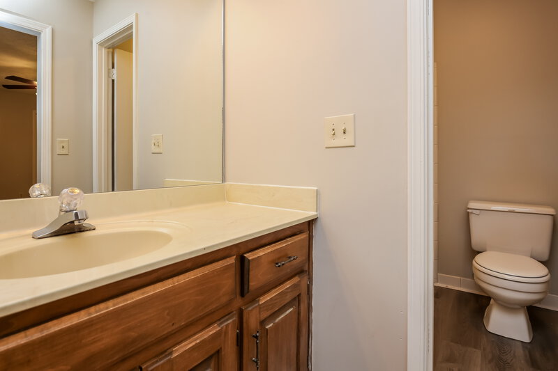 2,025/Mo, 3384 Sheree Trail Stone Mountain, GA 30087 Main Bathroom View
