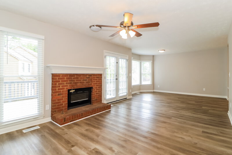 2,175/Mo, 1364 Yorktown Dr Lawrenceville, GA 30043 Living Room View 2