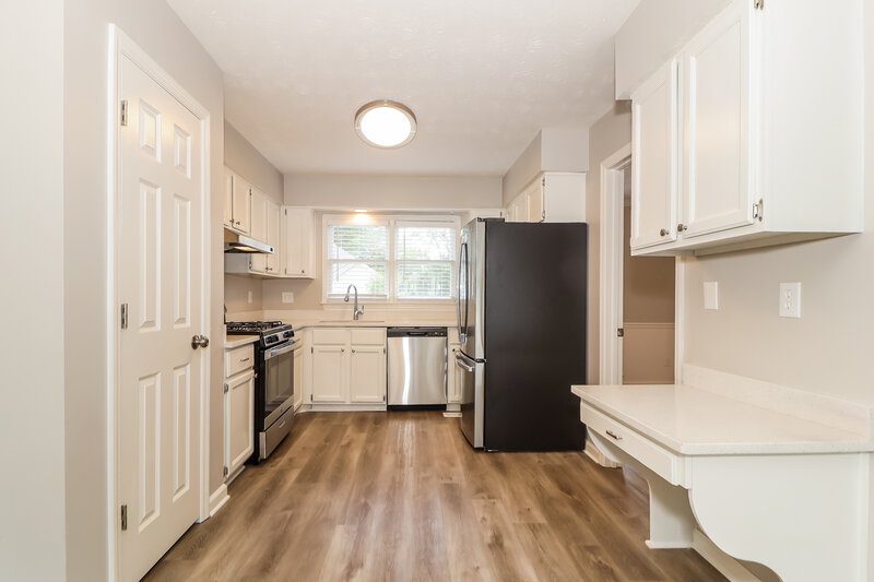 2,175/Mo, 1364 Yorktown Dr Lawrenceville, GA 30043 Kitchen View
