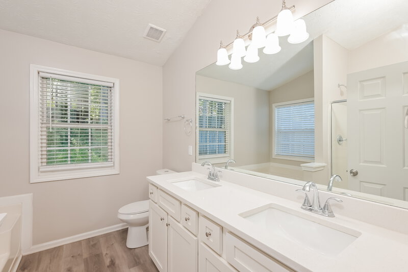 2,095/Mo, 3075 Baymount Dr Lawrenceville, GA 30043 Main Bathroom View