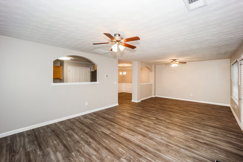 2,010/Mo, 11264 James Madison Dr Hampton, GA 30228 Living Room View 2