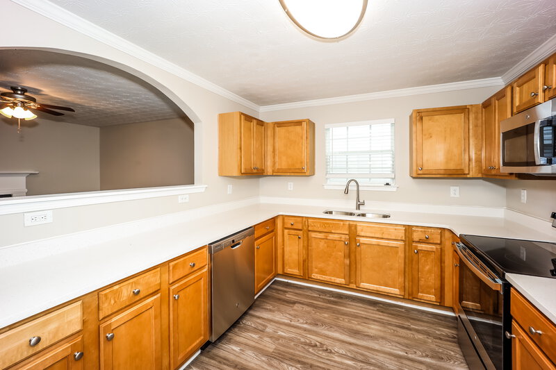 2,010/Mo, 11264 James Madison Dr Hampton, GA 30228 Kitchen View