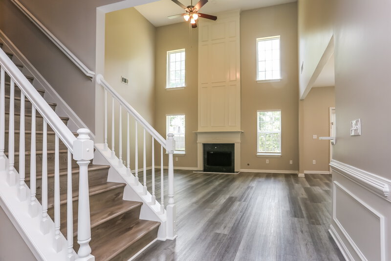 2,650/Mo, 555 Creek Valley Ct Stockbridge, GA 30281 Living Room View