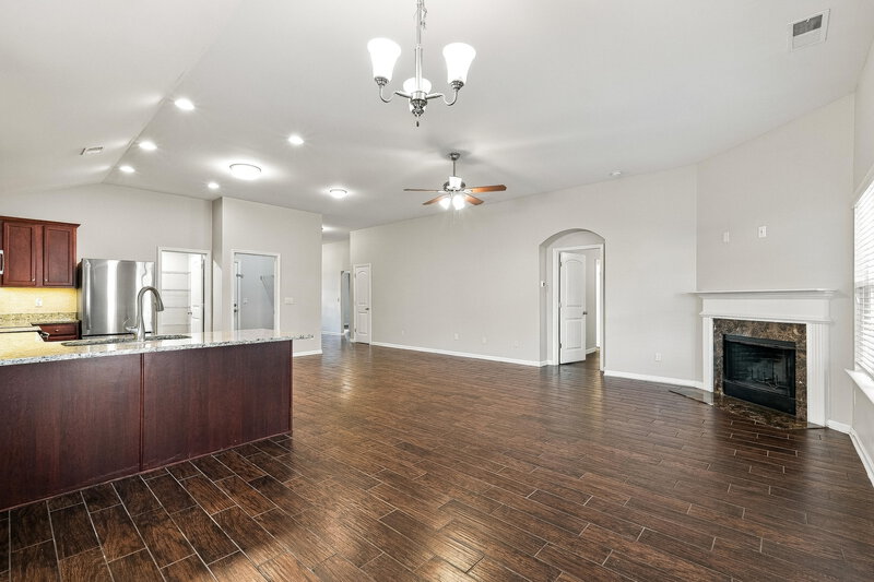 2,180/Mo, 165 Renford Rd Ball Ground, GA 30107 Living Room View