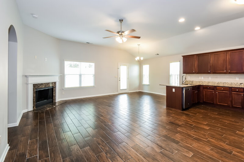 2,160/Mo, 165 Renford Rd Ball Ground, GA 30107 Living Room View 3