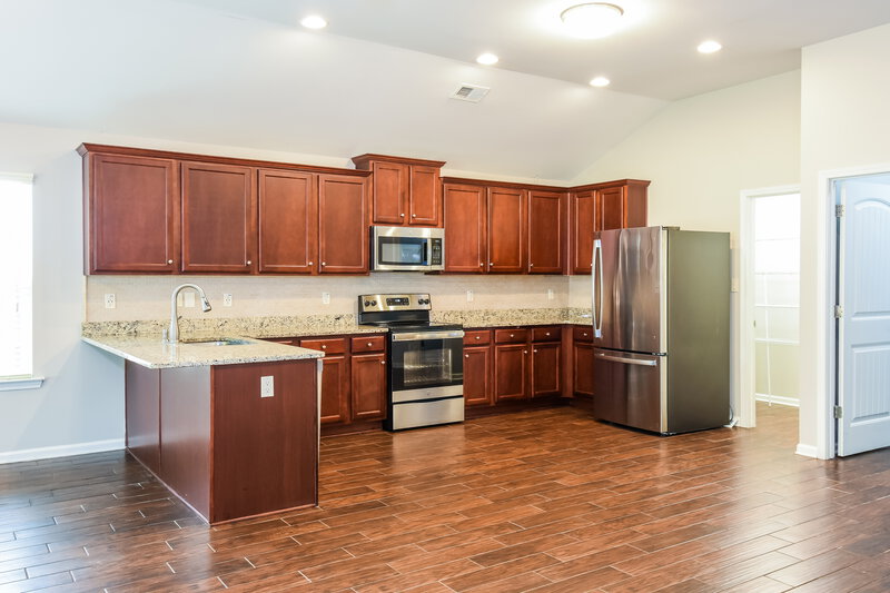 2,160/Mo, 165 Renford Rd Ball Ground, GA 30107 Kitchen View