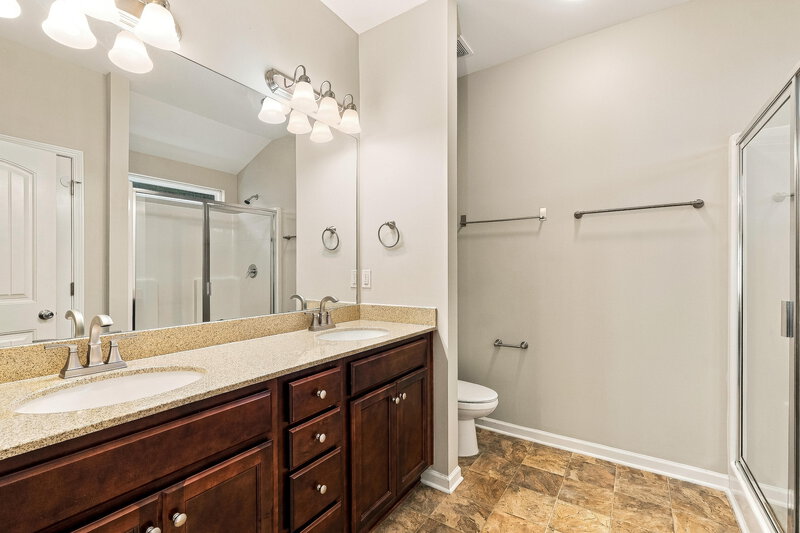 2,180/Mo, 165 Renford Rd Ball Ground, GA 30107 Primary Bathroom View