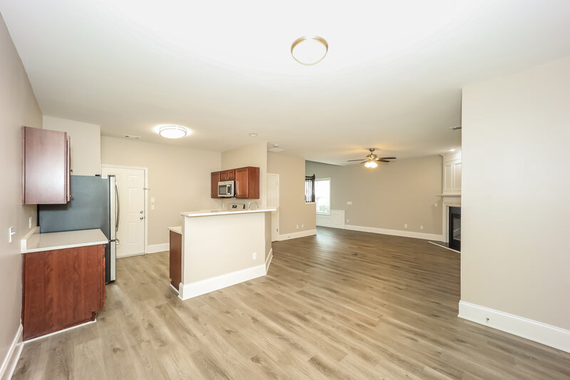 2,210/Mo, 3283 Welmingham Dr SW Atlanta, GA 30331 Living Room View 4